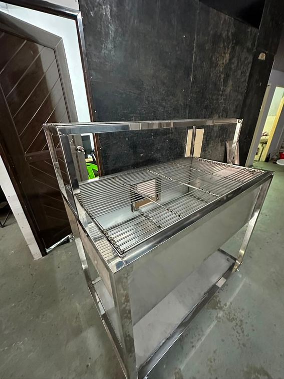 Stainless steel worktable fabrication